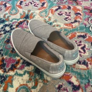 Tom slip ons